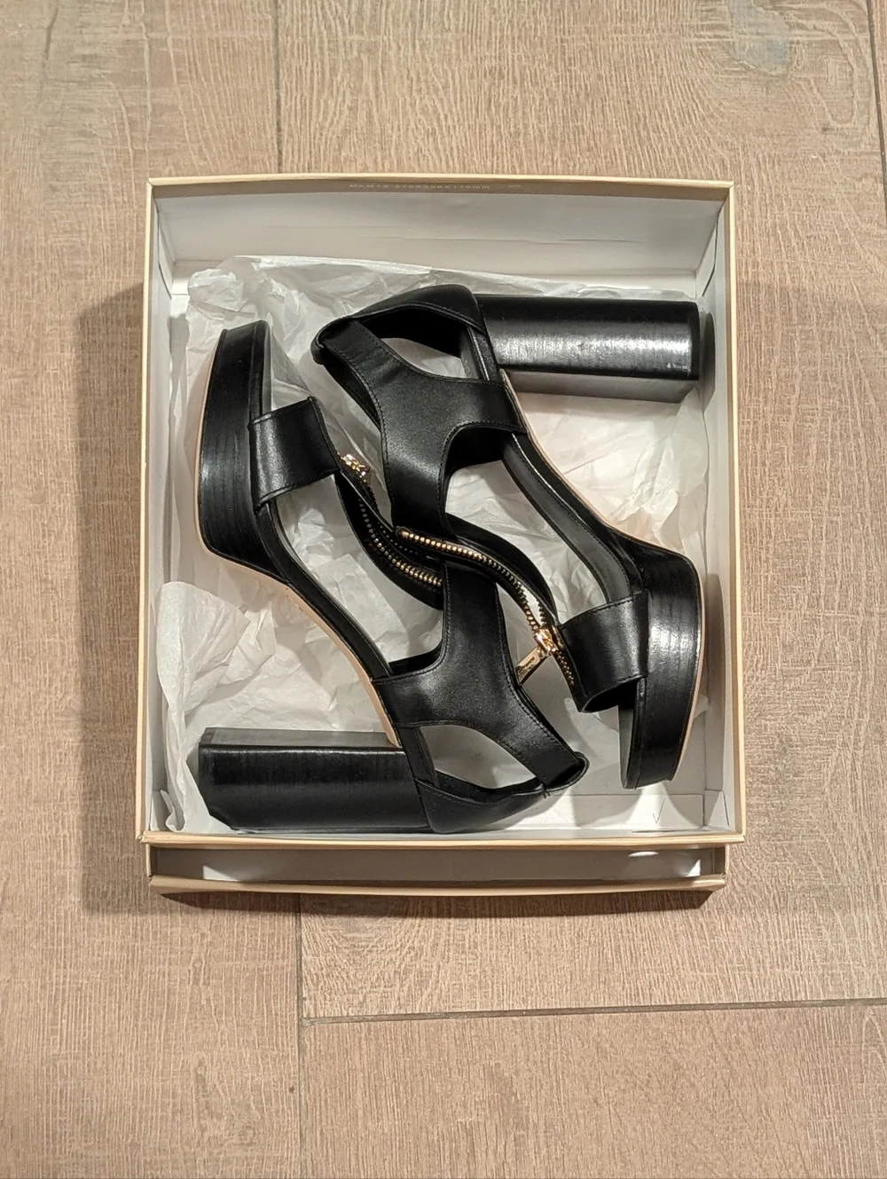 MICHAEL Michael Kors Women's Berkley Mid Platform T-Strap Sandals Size 8
